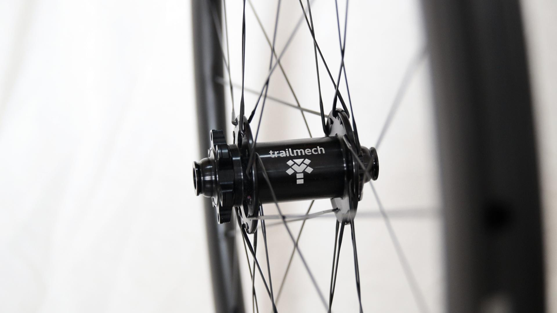 Close-up of a Zolla front hub